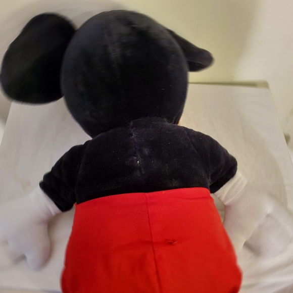 Huge Vintage Disney Classic Mickey Mouse Plush Toy Stuffed Animal 32" - Picture 5 of 7